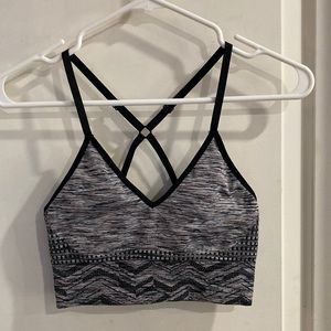 🤑🤑🤑🤑3 for 20$🤑🤑🤑🤑 Clima wear sports bra size small